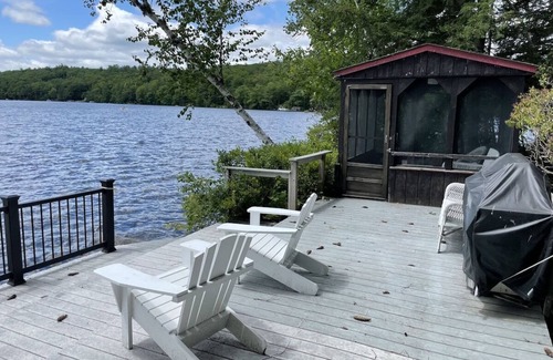 Fitzwilliam Cabine | Cozy, Rustic Summer Cabin on Clean Lake
