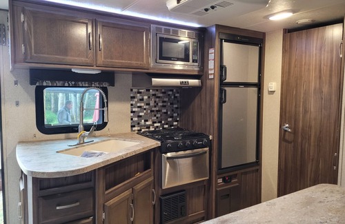 Port Angeles Maison | Cozy Rv by the Pond in scenic Port Angeles