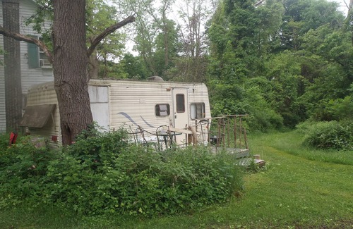 Hector Maison | Cozy RV, cheap with priceless features.
