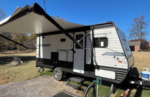 Mason Maison | Cozy RV in Mason Tn with WiFi, AC, Furnished, near Blue Oval