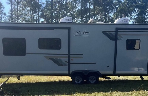 Port Malabar Maison | Cozy RV in Palm Bay, FL with pool access!