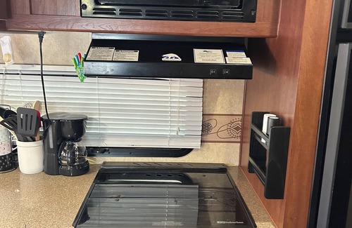 San Marcos Maison | Cozy RV with AC and WiFi in Terrific San Marcos, close to river tubing.