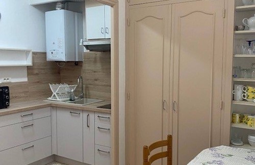 Amelie-les-Bains-Palalda Appartement | Studio cosy avec terrasse, parking et wifi - Idéal cures et centre-ville, Amélie-les-Bains
