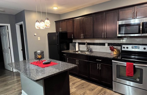 Schenectady Appartement | Cozy, Safe,Secure 1-bedroom apartment with WiFi centrally located in Schenectady