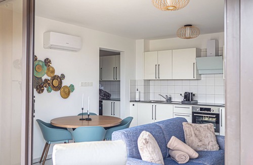 Mazotos Appartement | Cozy sea view apartment