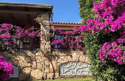 Villaggio Piras Villa | Cozy seaview beach getaway villa in La Maddalena Sardegna