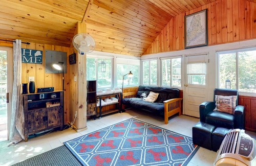North Windham Maison | Cozy Sebago Basin Cabin