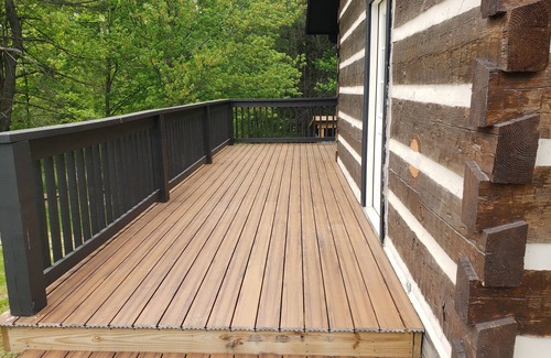 Town of Catharine Cabine | Cozy, secluded log cabin, summer vacation get-away or Fall Hunters paradise .