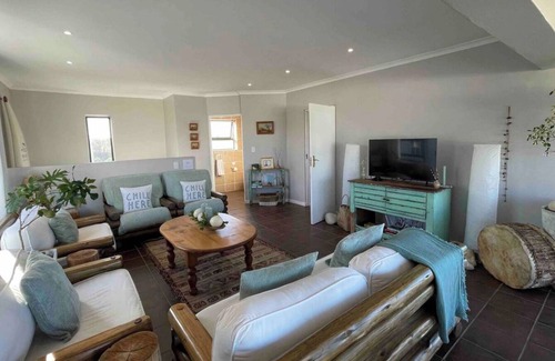 Struisbaai Maison | Cozy Self Catering House in Struisbaai close to the Most Southern Tip of Africa.