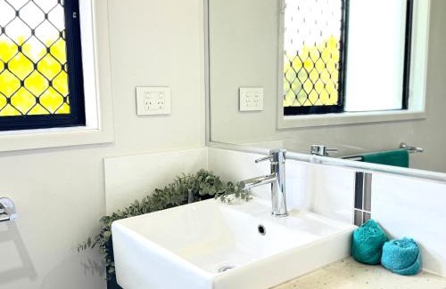 Coopers Plains Maison | Cozy Share Suite in Coopers Plains - Double Room with Private Bathroom