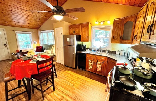 Fitchburg Appartement | Cozy side-by-side 1 bed 1 bath Apartment - Relaxing Getaway