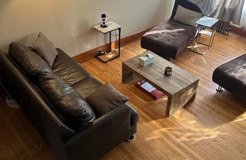 Newbold Maison | Cozy South Philly home