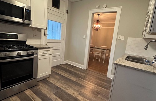 South Shore Maison | Cozy South Shore Bungalow – Near Lake, Downtown & Attractions!