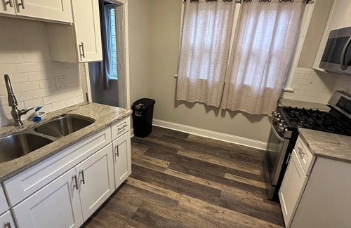 South Shore Maison | Cozy South Shore Bungalow – Near Lake, Downtown & Attractions!