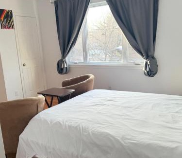 Longue-Pointe Appartement | Cozy & spacious 3 BDR condo