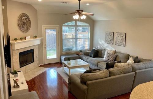 Timberwood Park Maison | Cozy & spacious 3 bed home North San Antonio - Stone Oak area