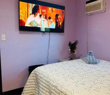 Compton Maison | Cozy & Spacious 3BR Rustic Stay Minutes from LAX