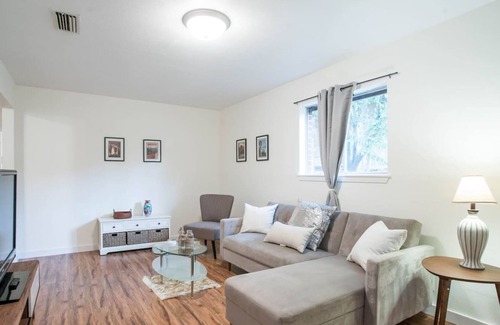 Parker Lane Maison | Cozy, Spacious 6B Home Near Everything in Austin