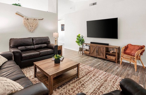 Castlegate Maison | Cozy, Spacious, Charming, Convenient, Family - King - Billiard -
