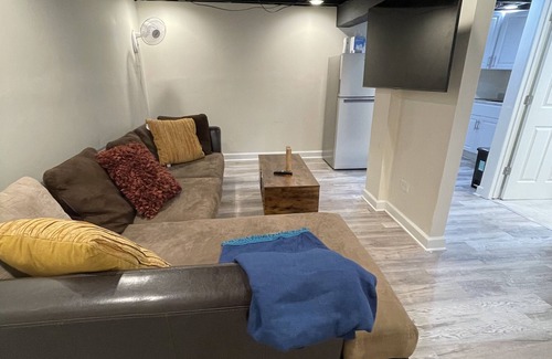 West Englewood Appartement | Cozy Spacious Garden Unit
