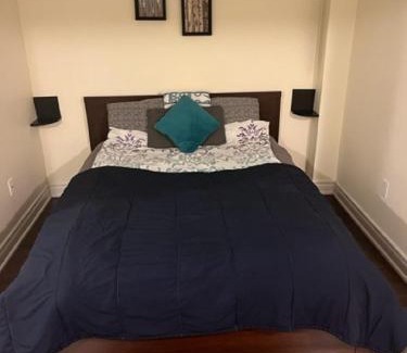 Meadowvale Village Maison | Cozy & Spacious Suite with Private Bathroom near Toronto Airport !