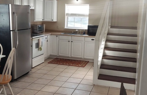 Lake George Maison | Cozy Stable Apartment - Bring your horse !