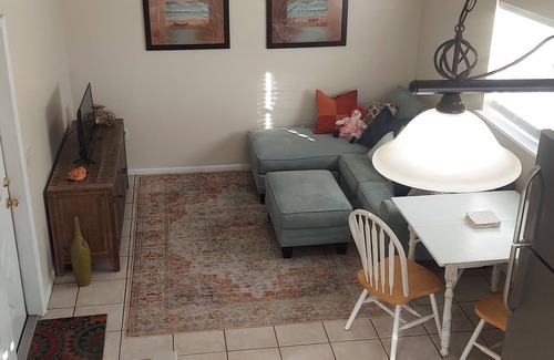 Lake George Maison | Cozy Stable Apartment - Bring your horse !