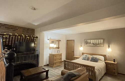 Wem Appartement | Cozy stable conversion in a lovely area surrounded by beautiful walks!