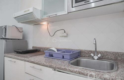 Permata Hijau Appartement | Cozy Stay and Tidy 1BR at The Bellezza Apartment By Travelio