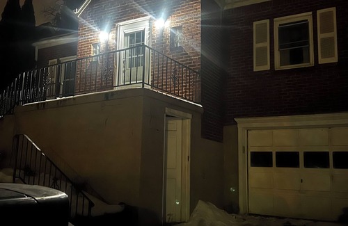 McKnight Maison | Cozy Stay with Fast WiFi – Steps from Food, Shopping & Fun!