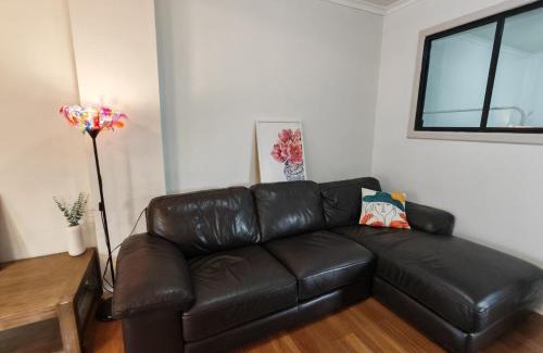 Campbellfield Appartement | Cozy Stays - 15 mins to Airport & 500m to Train