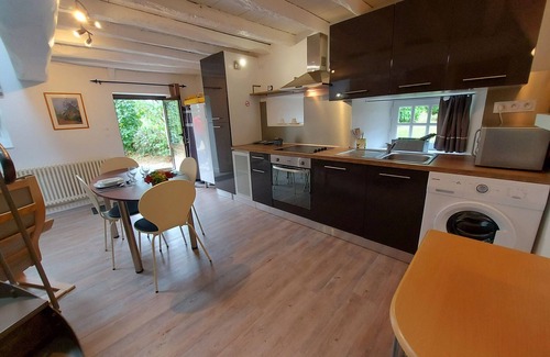 Alexain Cottage | Maison de Charme avec Étang Privé, Accès WIFI, et Équipements Confort - Idéal Nature et Pêche