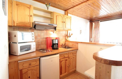 Les Carroz-d'Araches Appartement | Studio 4 pers, centre village, 450m télécabine, balcon, casier à skis, animaux acceptés