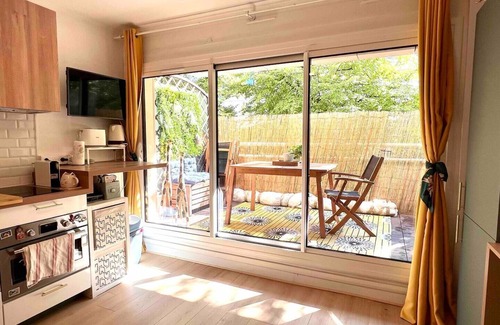 Levallois-Perret Appartement | Cozy studio and large terrace 5 mn from the metro and 10 mn from Paris only!