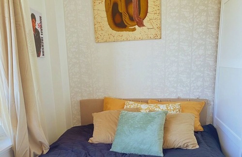 Enkoping Appartement | Cozy Studio apartment, very central with Free Parking & Breakfast included