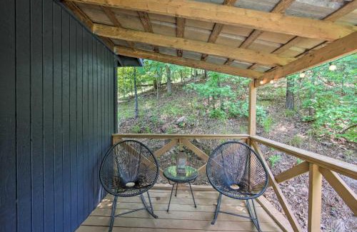 Avinger Appartement | Cozy Studio Cabin on Lake O the Pines with Deck!