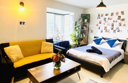 Bowes Appartement | Cozy Studio for 2 near Ally Pally & Tottenham stadium - parking available