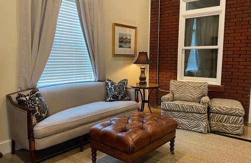 Thomasville Appartement | Cozy studio in a vintage 1930’s Gulf Gas Station in charming Thomasville GA