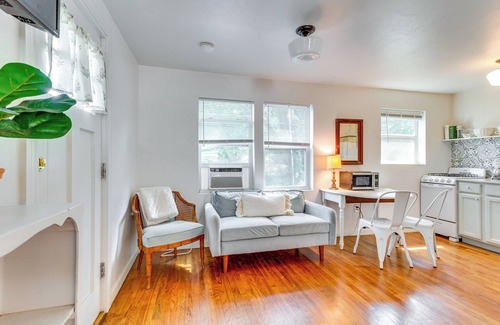 Central Oklahoma City Appartement | Cozy Studio in Heart of OKC Plaza District!