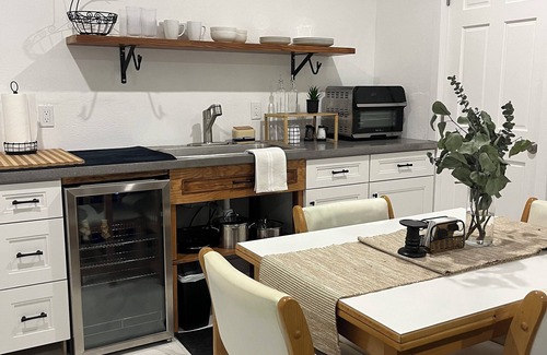 Pembroke Pines Appartement | Cozy studio in home with private parking and entrance in charming Pembroke Pines