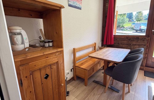 Le Praz de Lys Appartement | ⛰🌱 Studio cosy au Praz-de-Lys – Vue Mont-Blanc et piscine privée 🌞