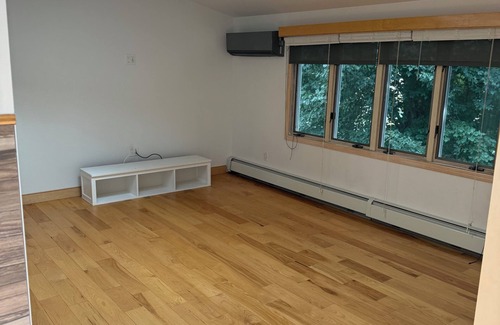 Lake Ronkonkoma Appartement | Cozy studio in enjoyable Lake Ronkonkoma area with AC and parking provided.