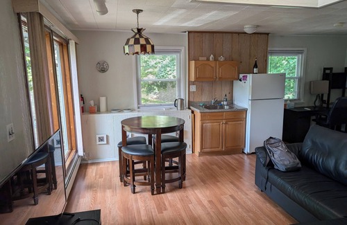 Thomaston Appartement | Cozy studio in wonderful Great Neck with AC, WiFi, fitness room