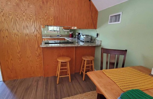 Brooklyn Appartement | Cozy Studio, inspiring for an artist or writer. Unique farm experience for all.