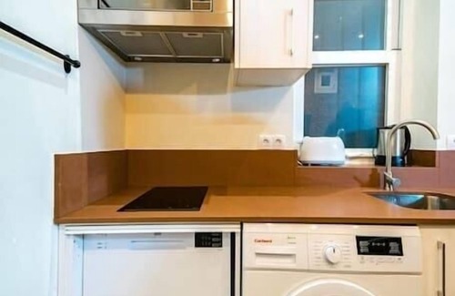 Bellas Vistas Appartement | Cozy studio near Cuatro Caminos by beBalmy