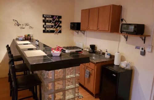 Daguey Appartement | Cozy studio near rest,malls,beaches, attractions, plenty of secure parking.