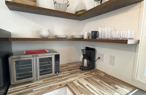Lakewood Appartement | Cozy studio: Pet Friendly, EV charger, WiFi and AC in charming Lakewood