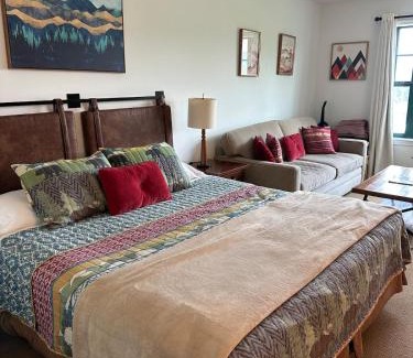 Vernon Appartement | Cozy Studio Resort Stay Mountain Creek Pool Hiking