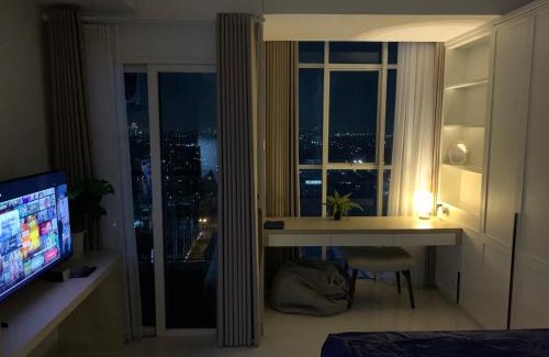 Serpong Appartement | Cozy Studio Roseville BSD City by alonelyroom