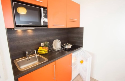 Chevilly-Larue Hôtel | Cozy Studio with Modern Kitchenette w/ Convenient Access to Tramway T7
